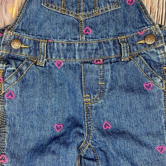 Darling Oshkosh Blue Jean Overalls With Pink Hearts- Size 9 Months - Picture 3 of 11